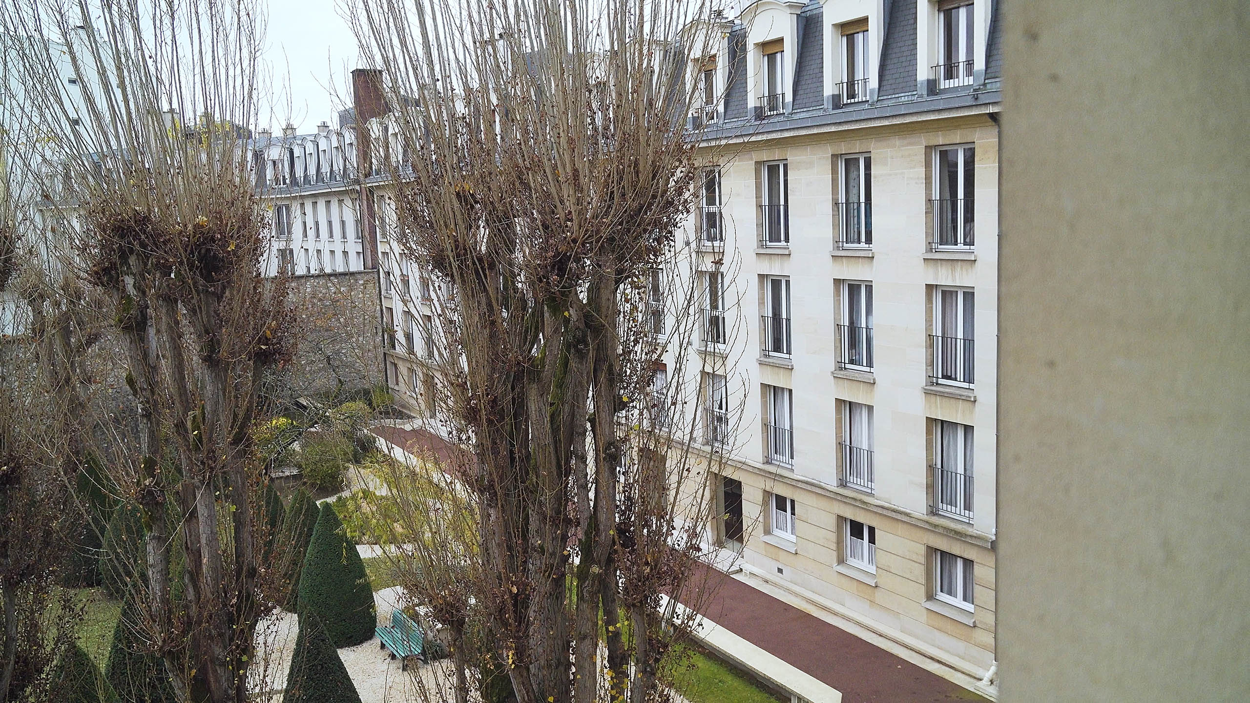 AX 700 1440.jpg
