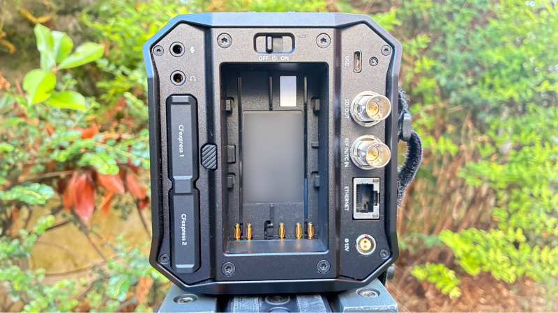 Blackmagic_Pyxis_6K_Rear_Clément_Rigour.png
