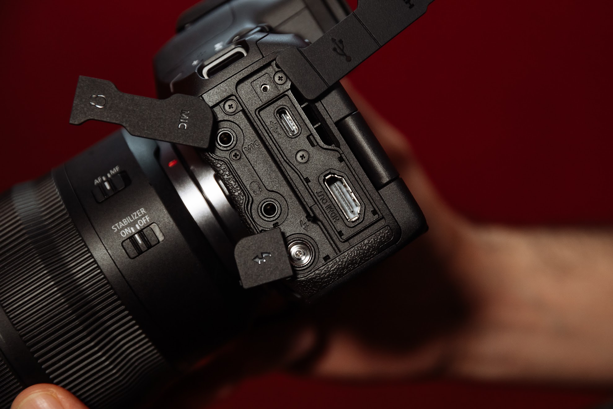 R5II_Lifestyle_5_pro_editorial.jpg