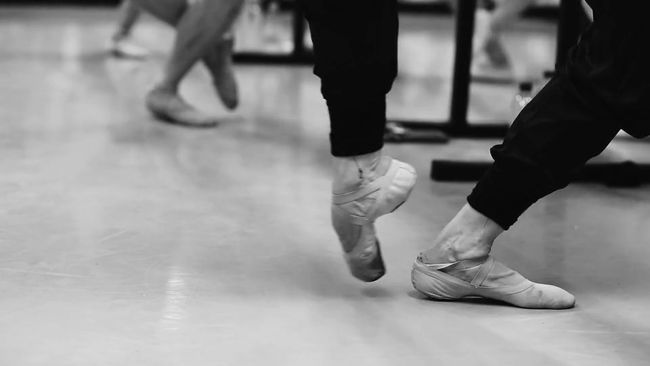 Raymond CHAI - Classical Ballet Teacher.mp4_snapshot_00.32_[2018.01.13_15.23.03].jpg