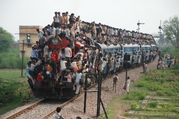 train-surcharge-en-inde_1280152988.jpg