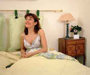 anna au lit.jpg