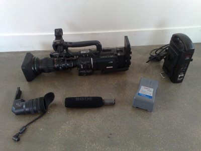JVC GY HD 100.jpg