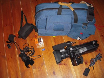 Caméra + Sac + Spot + Carte mémoire Memory Stick pro 1Go + 5 Cassettes.jpg