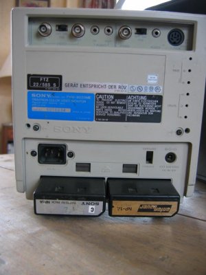 PVM-9020ME 007.jpg