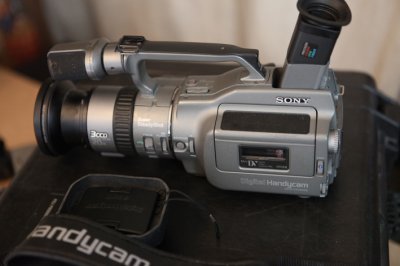 sonyVX-1000.jpg