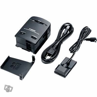 Canon CH-910 Chargeur double batterie type BP.jpg