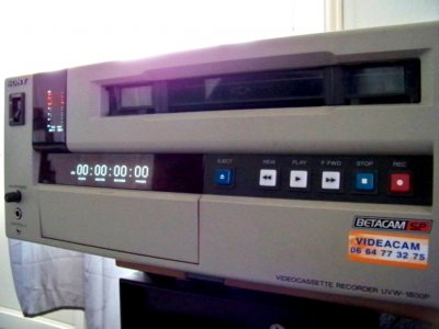 UVW1800-1.jpg