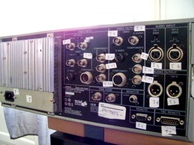 UVW1800-2.jpg