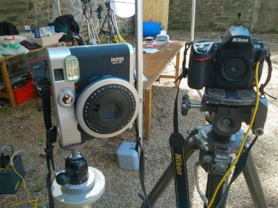 Instax90 et sténopé.jpg