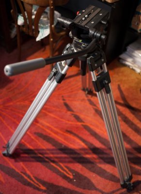 IMG_1628 pied manfrotto.jpg