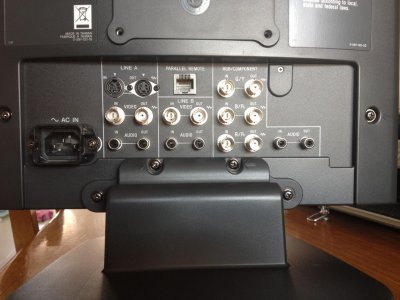 Sony LMD-1410_04.jpg