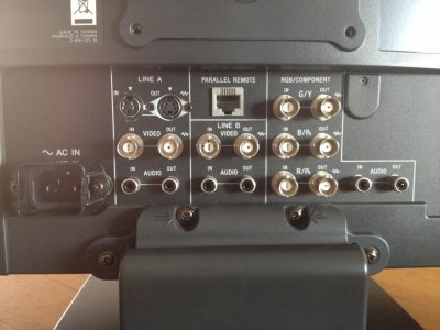Sony LMD-1410_05.jpg