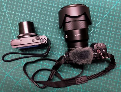 RX100-VS-ZV-E10.jpg