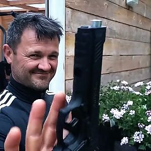 ON TIRE AU CO2 AVEC L'ALFA 1.50  (arme de défense non létale à balles en caoutchouc)