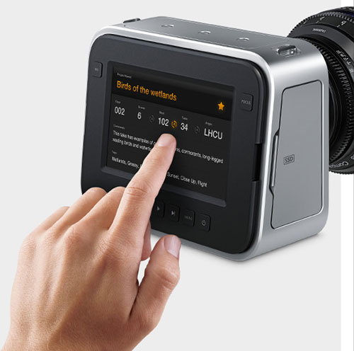 blackmagic-production-camera-4k-ecran-tactile