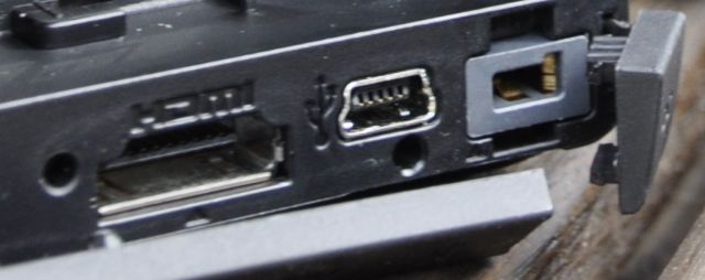 hm100_hdmi_usb.jpg