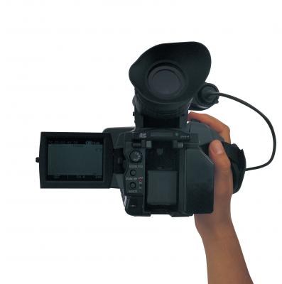 080723 - Panasonic - HMC151_hand_rear.jpg