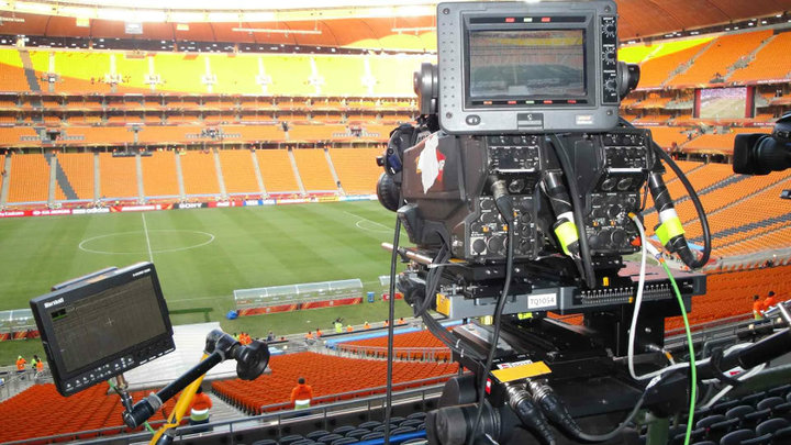 rig-tribune-camera-principale2-photo-facebook-sonypro.jpg rig-tribune-camera-principale2-photo-facebook-sonypro.jpg