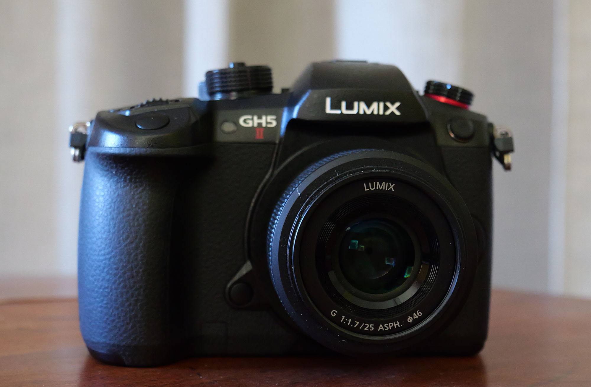 Lumix GH5 Mark II - Etat neuf + Optique + Micro + cage Smallrig et accessoires