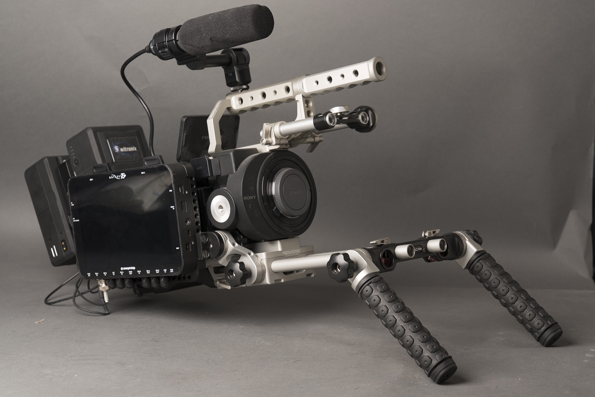 Pack complet 4K raw : Sony NEX-FS700R Odyssey 7Q+ et nombreux accessoires