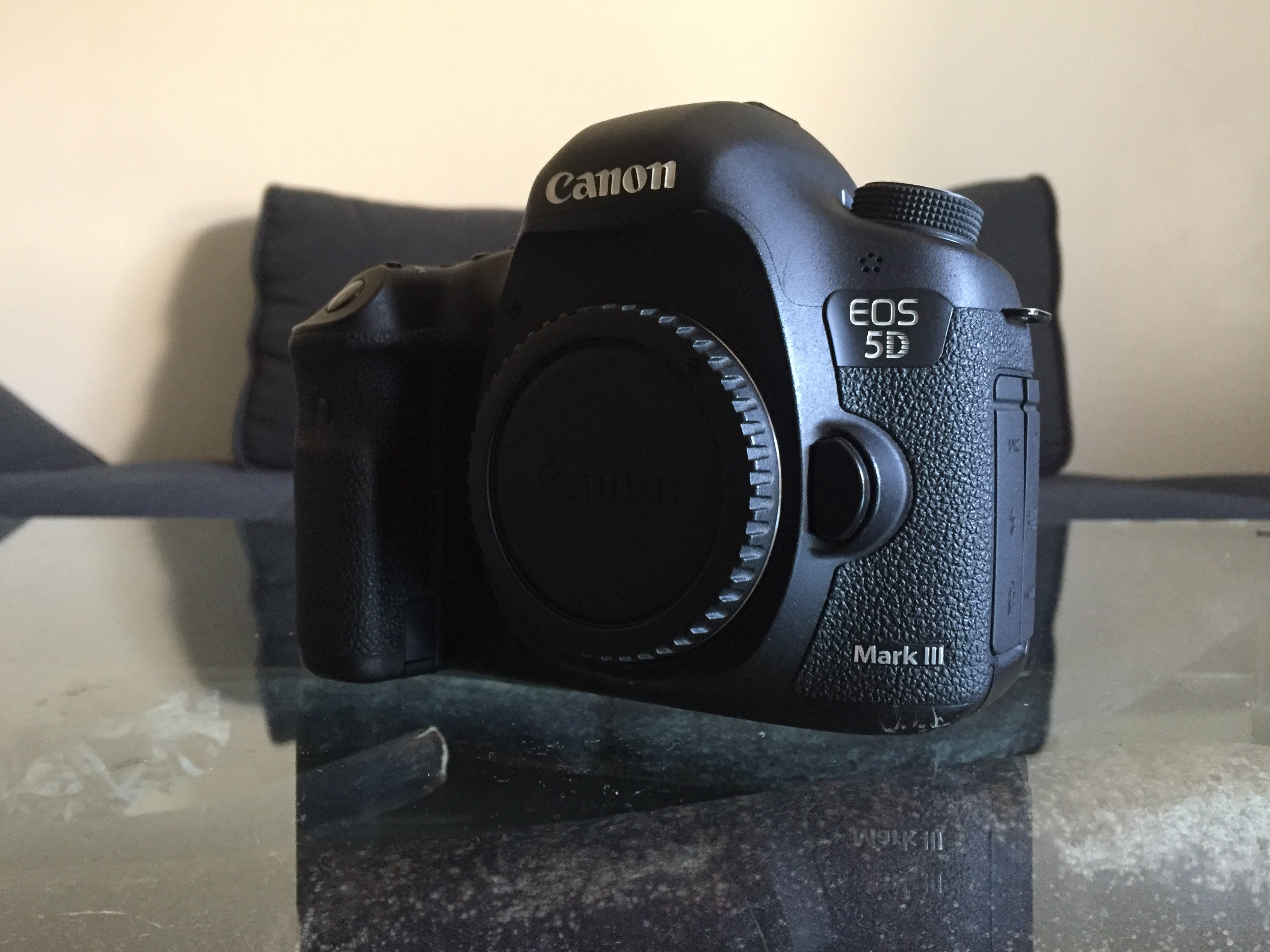 Annonce occasions Canon EOS 5D MARK III+ objectif 24105mm + objectif 17 40mm +objectif 50mm