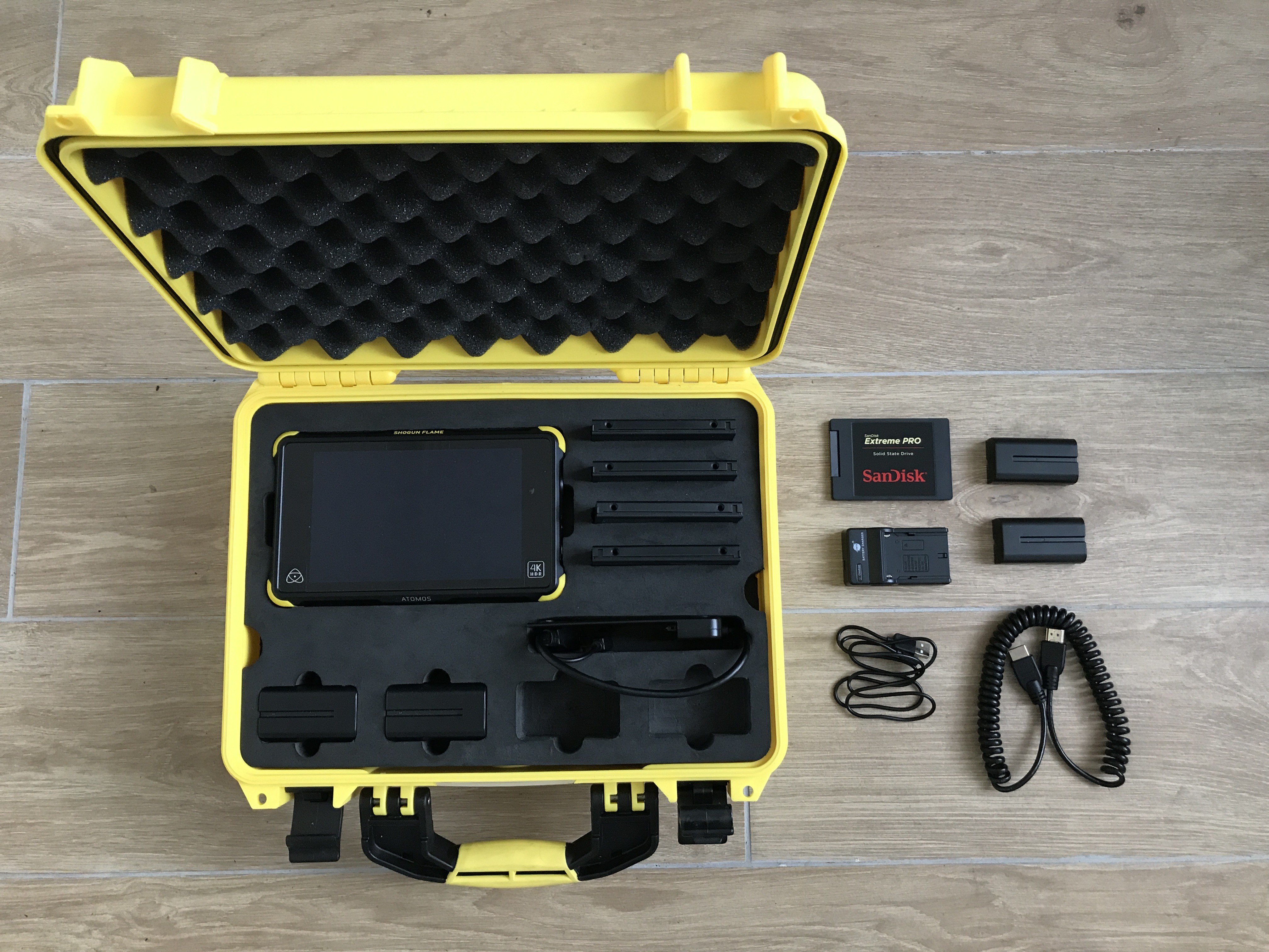 Atomos Shogun Flame + 2 batteries + SSD 1To Sandisk + HDMI