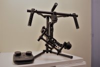 DJI RONIN Stabilisateur gyroscopique sur 3 axes