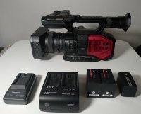 Panasonic AG DVX200 + 3 batteries + chargeur double + garantie avril 2020