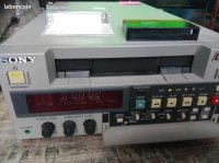 Vends lecteur enregistreur DV SONY DSR40P en très bon état de fonctionnement