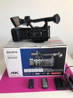 Caméscope SONY HXR-NX200