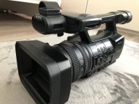 caméscope Sony AX 2000 E