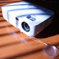 Vidéo Projecteur NEC V230X  DLP 3D ready 2300 lumens Très bon état