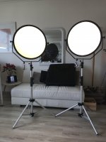 Deux Falcon Eyes TD 68 avec pieds et batteries