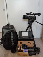 Sony PMW-150 avec batteries, cartes mémoire et accessoires