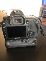 Canon 5D mark IV + grip