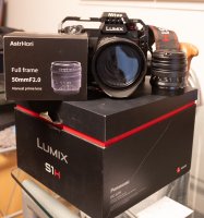 PANASONIC S1H ( qualité Netflix ) + 2 objectifs + Cage, + 3 batteries