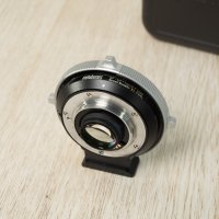 Metabones T Cine Speed Booster XL 0.64x : EF vers Micro 4/3 (MFT)